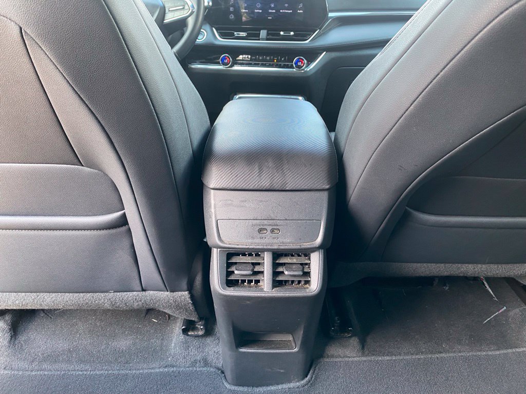 Used 2026 Chevrolet Equinox LT w/ Convenience Package II FWD image 33