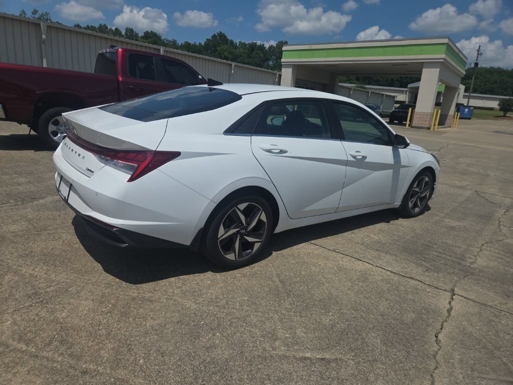 Used 2023 Hyundai Elantra Limited FWD image 7