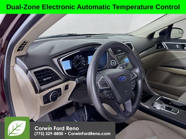 Certified 2017 Ford Fusion SE w/ Fusion SE Technology Package FWD image 9