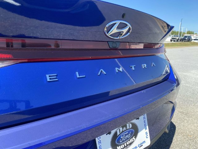 Used 2023 Hyundai Elantra SEL FWD image 11