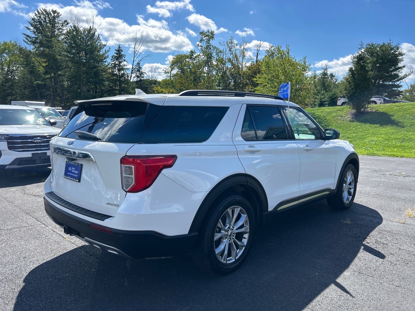 Certified 2021 Ford Explorer XLT w/ Equipment Group 202A AWD/4WD image 18
