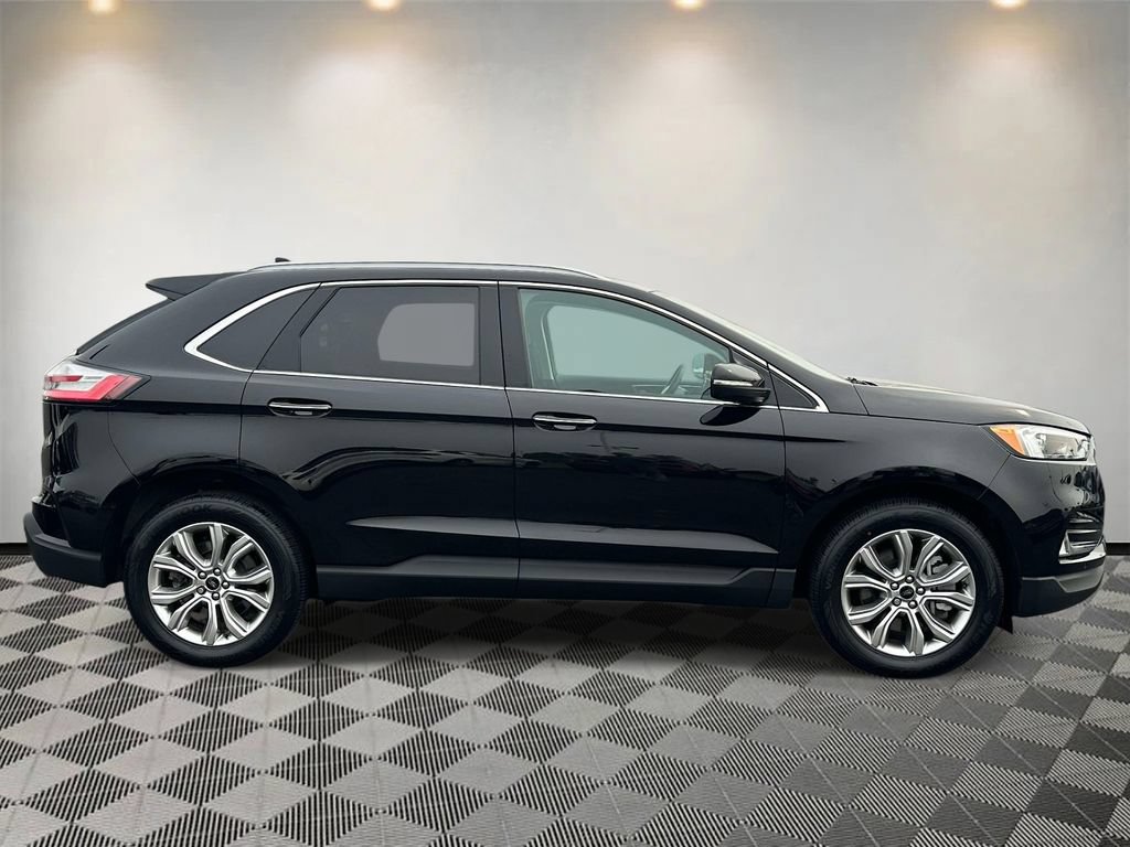 Certified 2024 Ford Edge Titanium AWD/4WD image 2