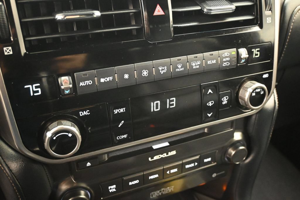 Used 2023 Lexus GX 460 Luxury w/ Sport Design Package AWD/4WD image 17