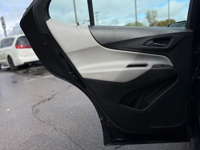 Used 2020 Chevrolet Equinox LS image 27