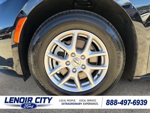 Used 2024 Chrysler Pacifica Touring-L FWD image 19