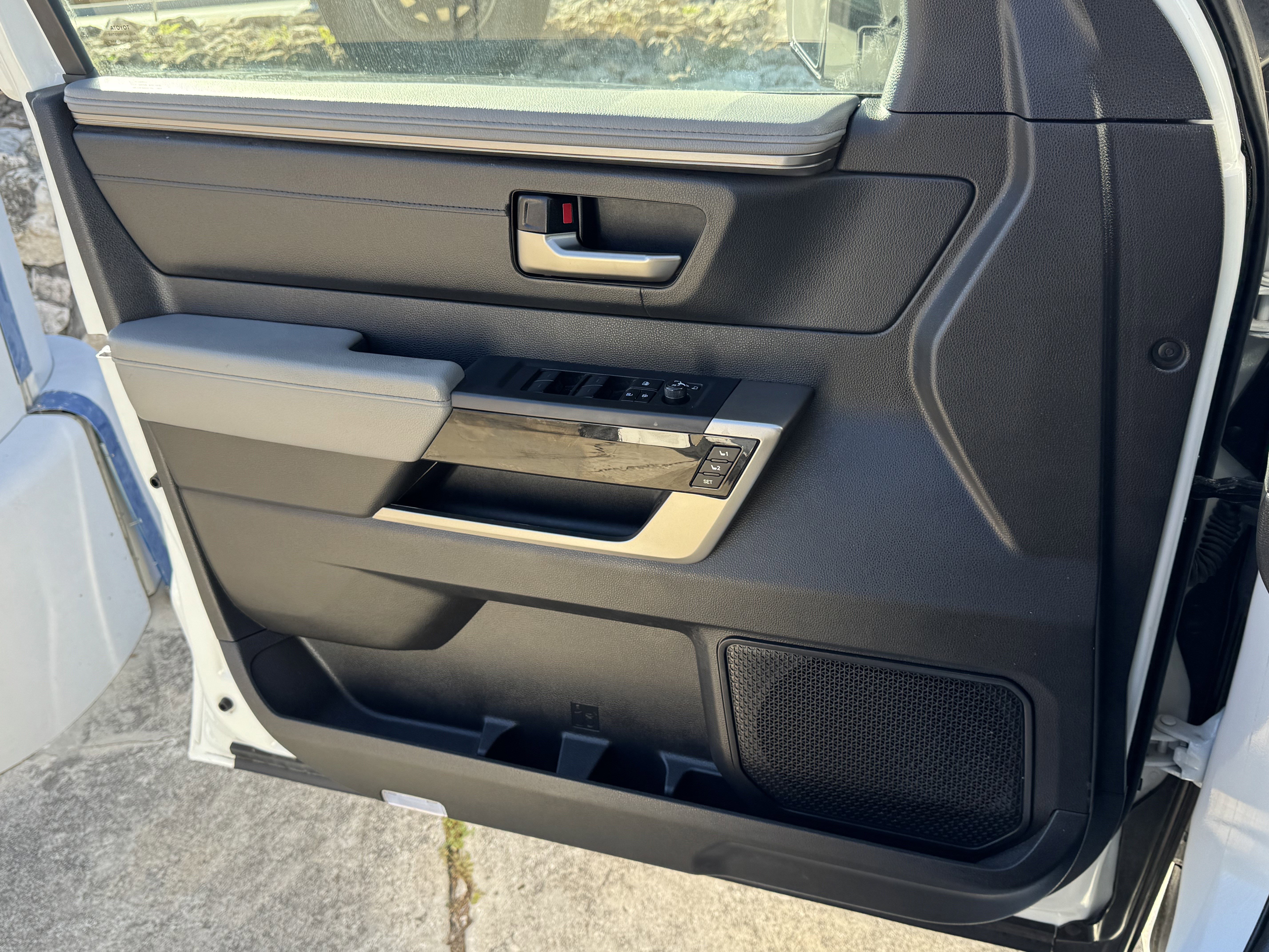 Used 2024 Toyota Tundra Limited image 23