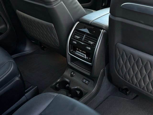 Used 2024 BMW ALPINA XB7 image 40