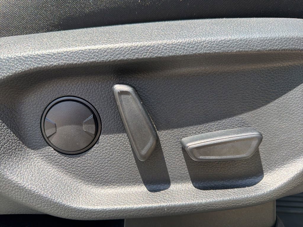 Certified 2025 Ford Ranger XLT w/ Equipment Group 301A High image 28