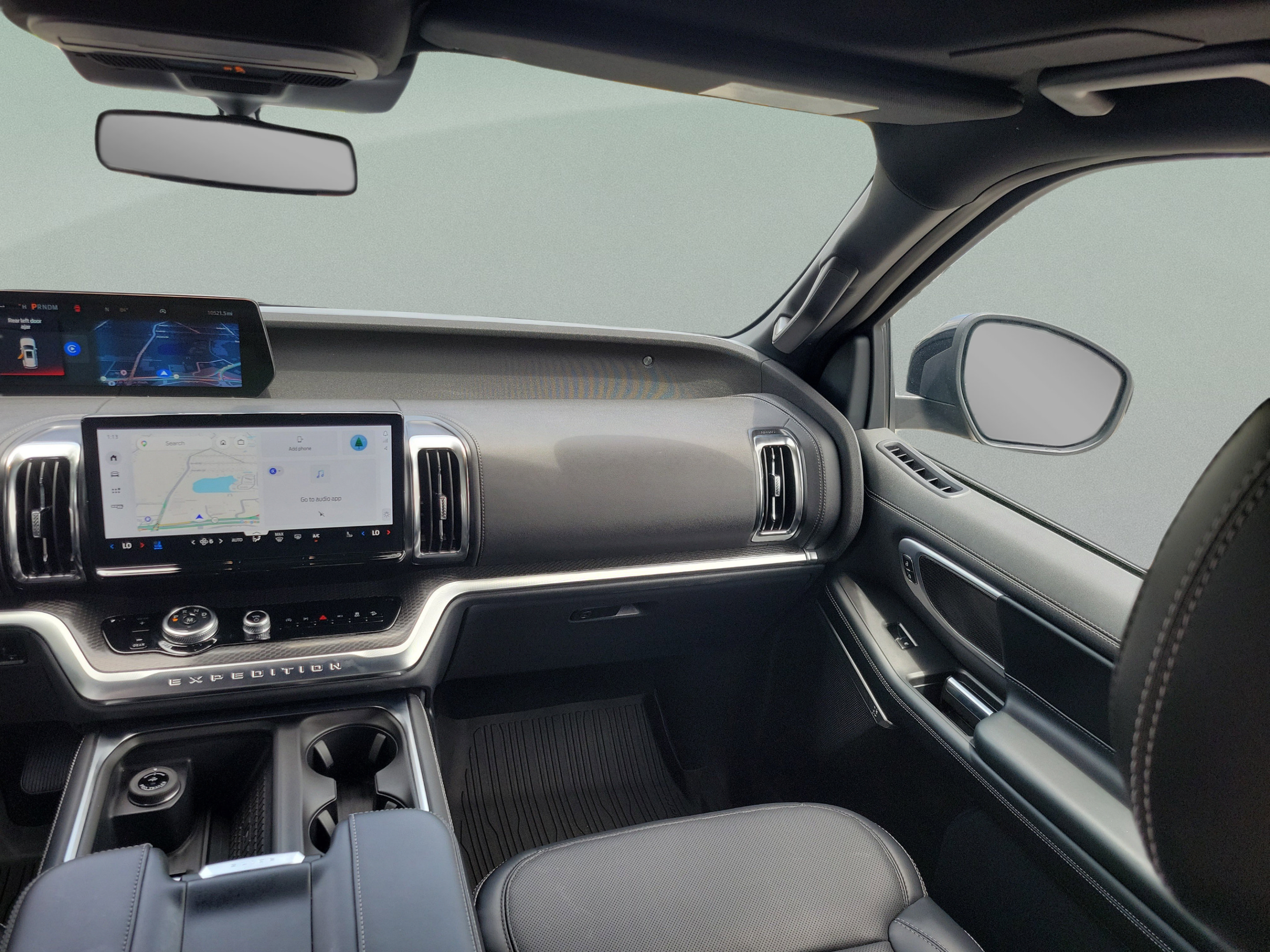 Certified 2025 Ford Expedition Platinum w/ Stealth Performance Package AWD/4WD image 7