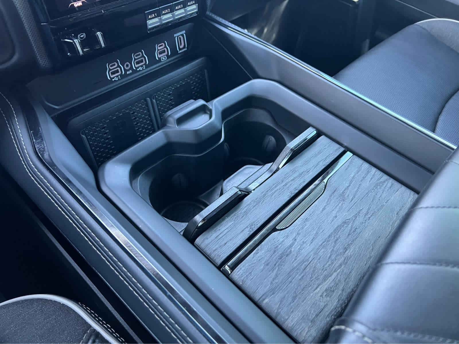 Used 2025 RAM 3500 Limited image 39