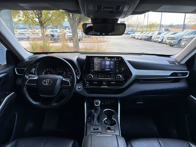 Used 2021 Toyota Highlander XLE AWD/4WD image 36