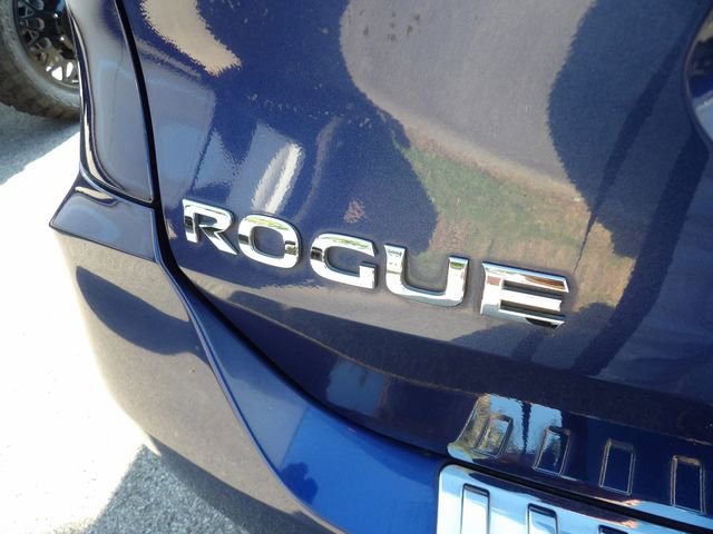 Used 2017 Nissan Rogue SV w/ SV Premium Package FWD image 18