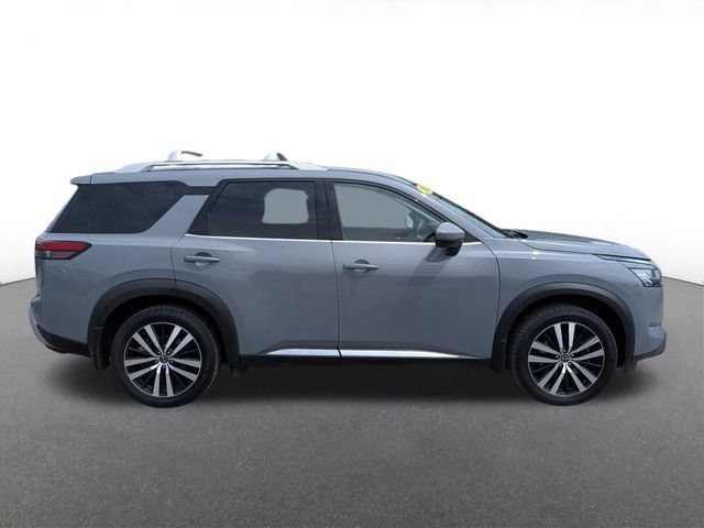 Used 2024 Nissan Pathfinder Platinum w/ Cargo Package AWD/4WD image 2