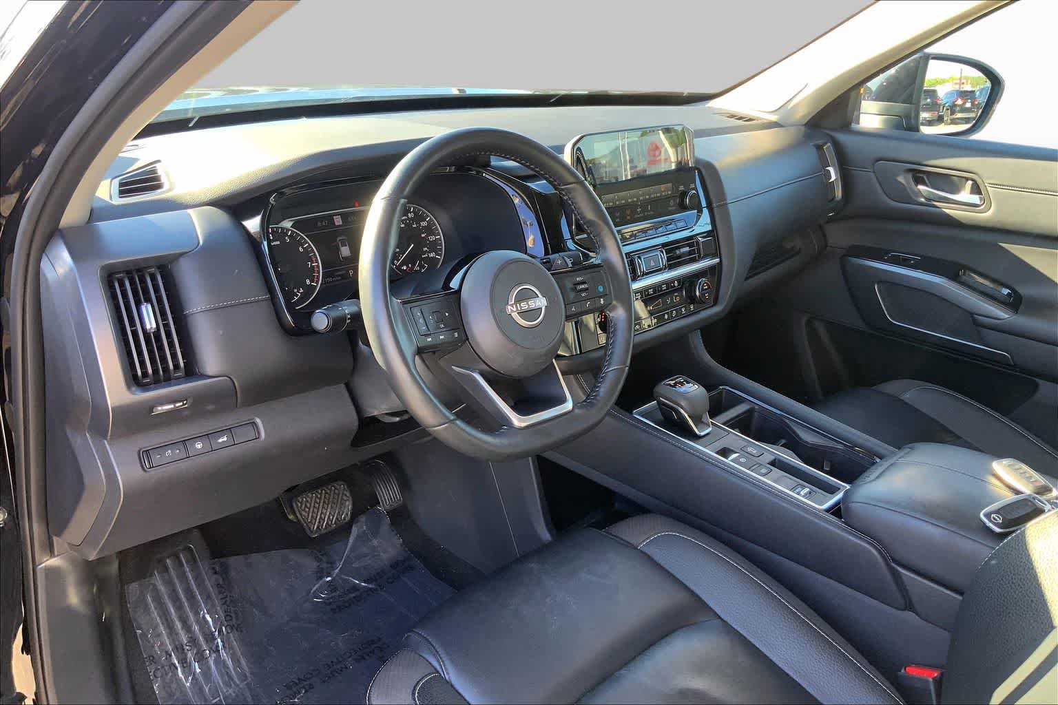 Used 2023 Nissan Pathfinder SL w/ SL Premium Package FWD image 17