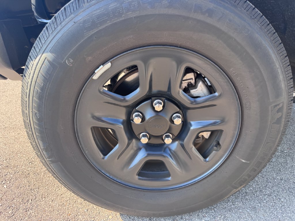 Used 2022 Jeep Wrangler Unlimited Sport AWD/4WD image 8
