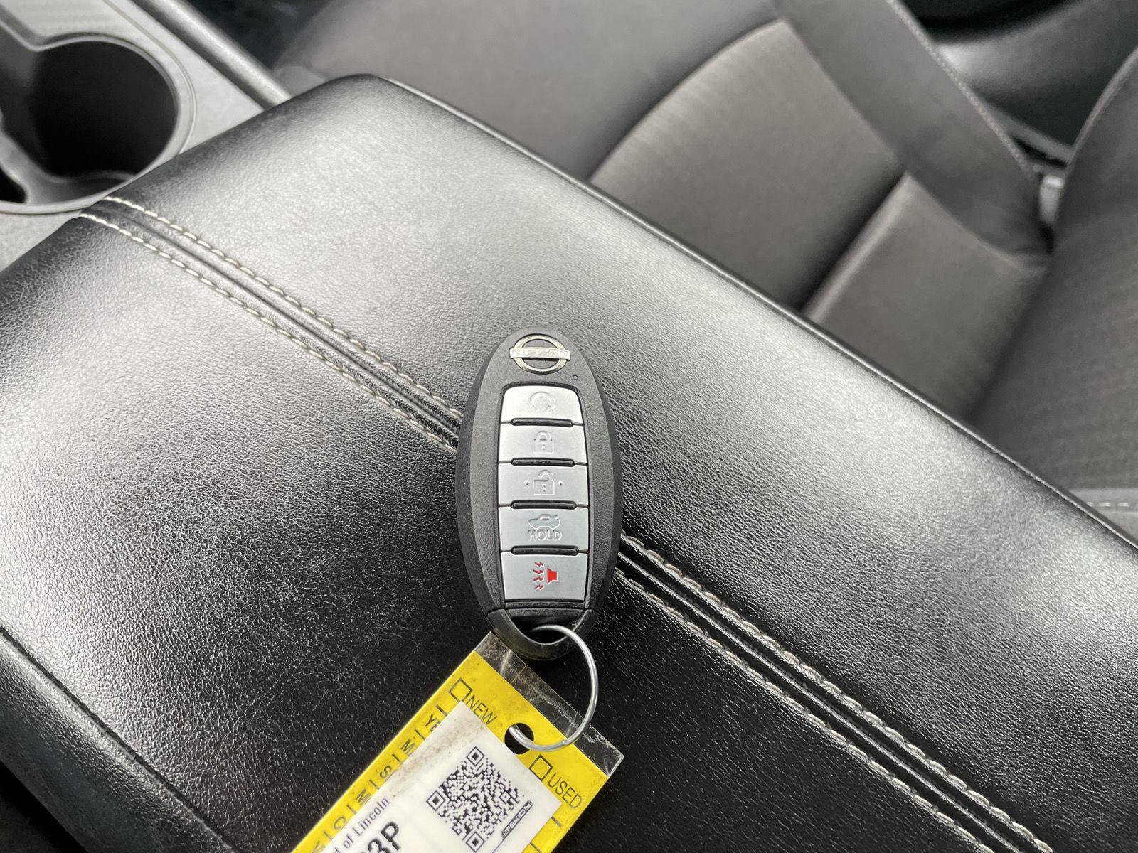 Used 2025 Nissan Altima 2.5 SV FWD image 32