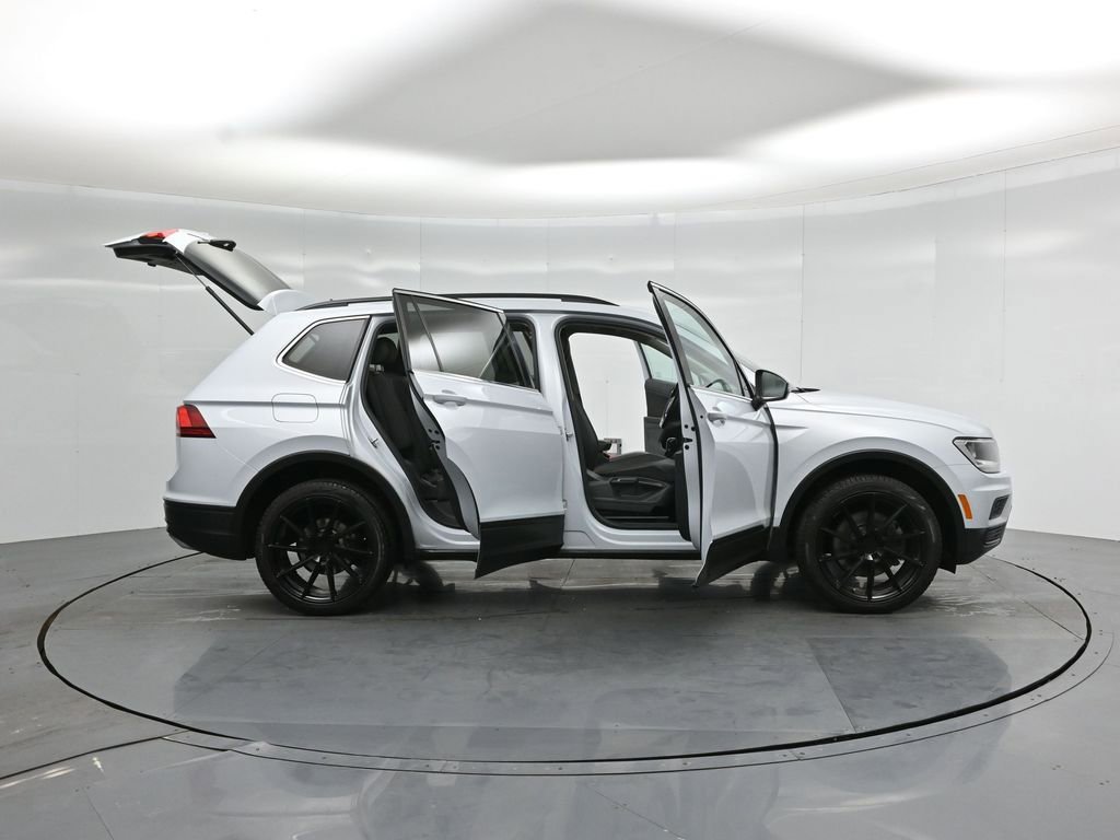 Used 2019 Volkswagen Tiguan SE w/ Panoramic Sunroof Package FWD image 5