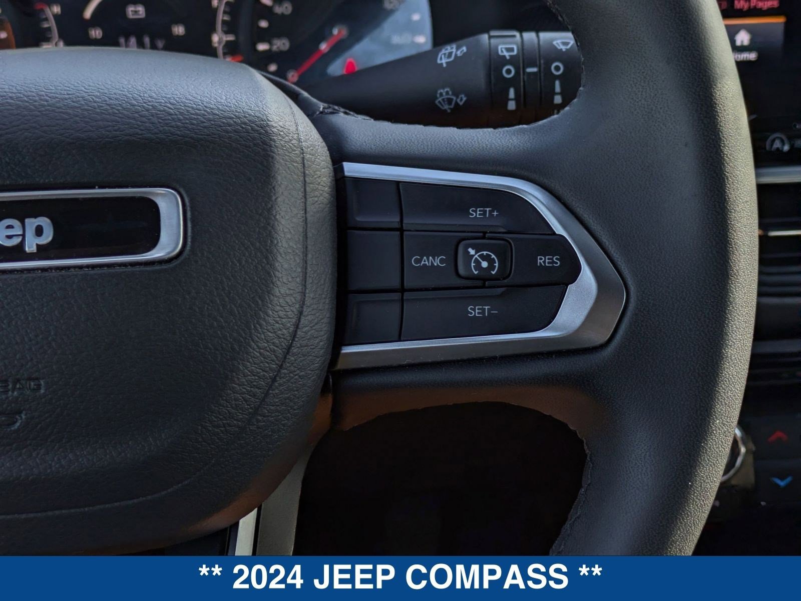 Used 2024 Jeep Compass Latitude w/ Convenience Group image 25