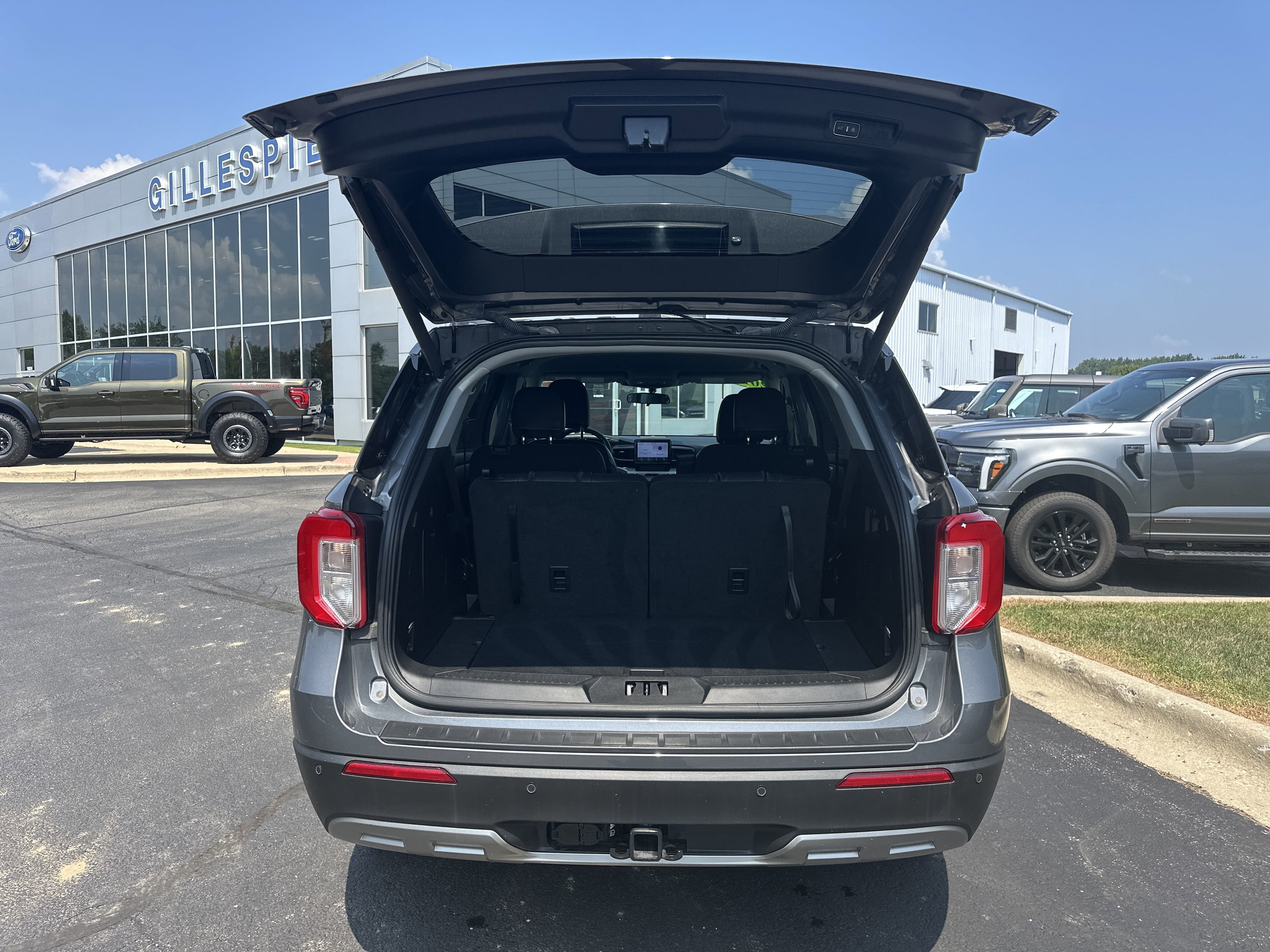 Certified 2023 Ford Explorer XLT w/ Equipment Group 202A image 9