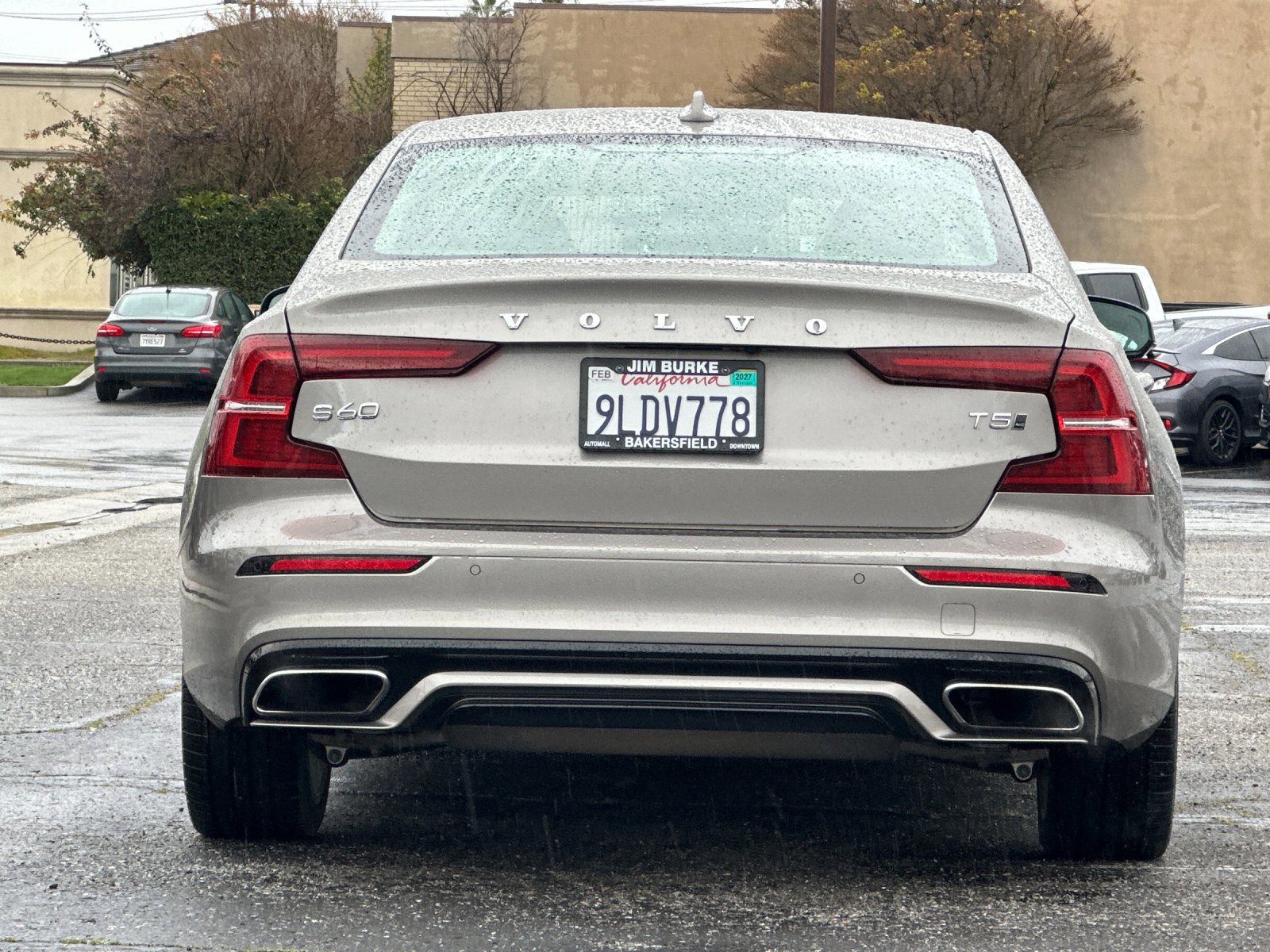 Used 2021 Volvo S60 T5 Momentum w/ Advanced Package image 4