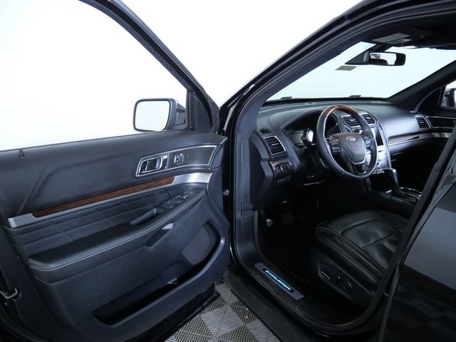 Certified 2018 Ford Explorer Platinum AWD/4WD image 12