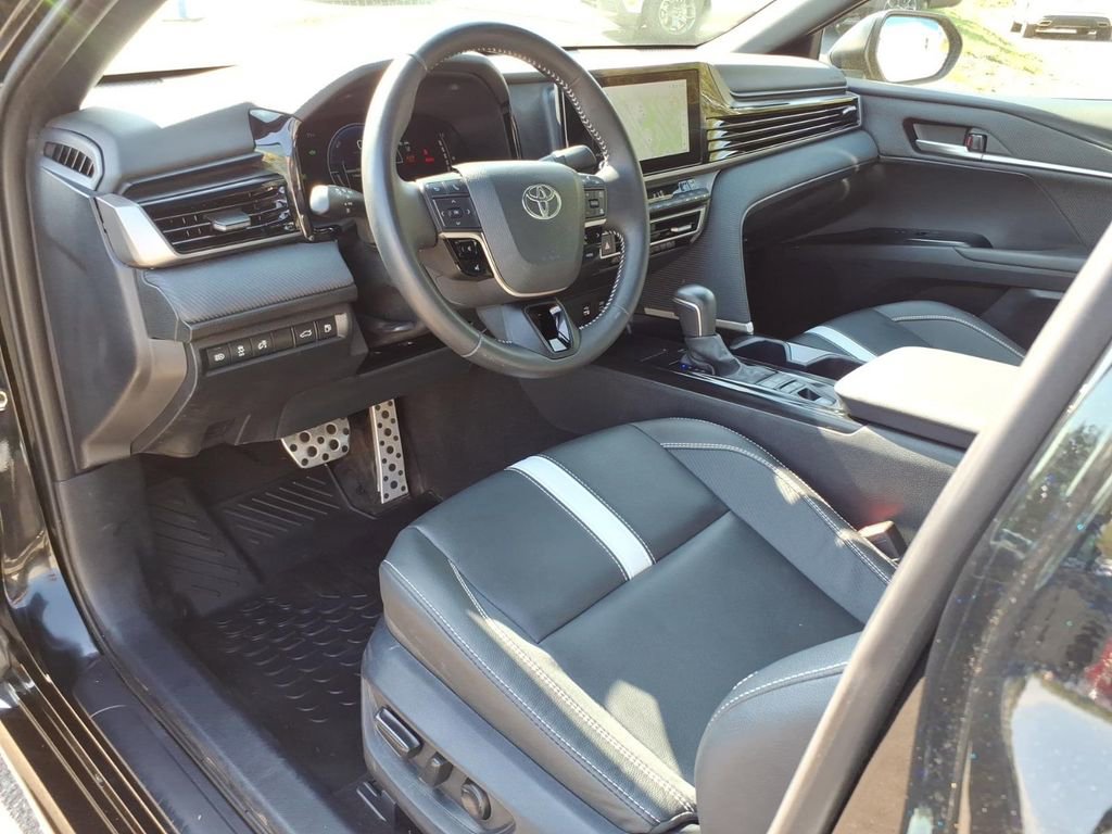 Used 2025 Toyota Camry SE w/ Convenience Package FWD image 11