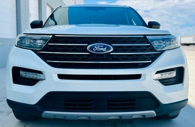 Certified 2023 Ford Explorer XLT AWD/4WD image 2