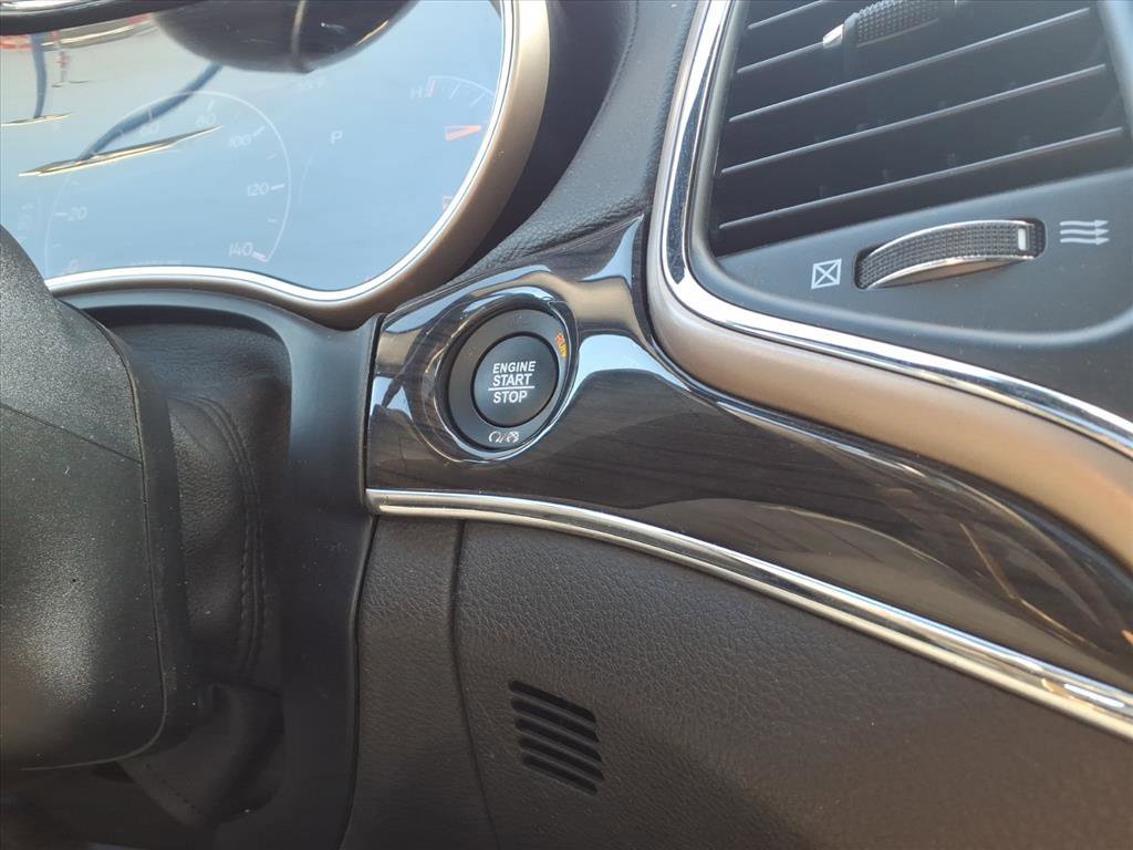 Used 2017 Jeep Grand Cherokee Overland image 23