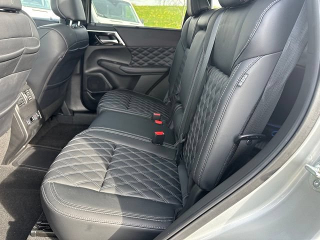 Used 2024 Mitsubishi Outlander SEL Black Edition AWD/4WD image 13