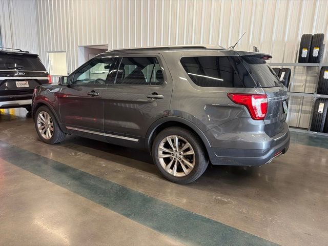 Certified 2018 Ford Explorer XLT w/ Equipment Group 202A FWD image 4