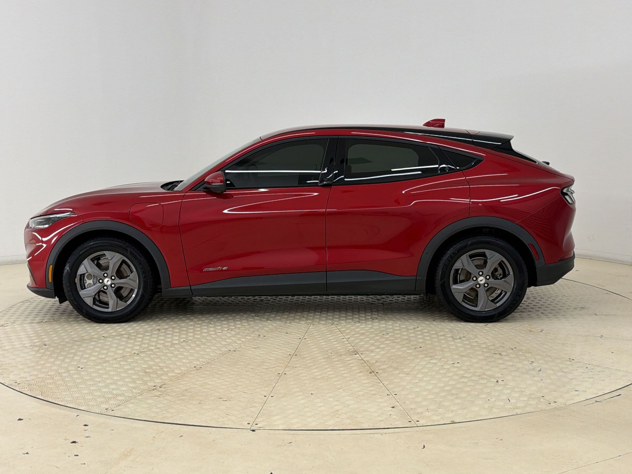 Certified 2022 Ford Mustang Mach-E Select w/ Comfort/Technology Package RWD image 2
