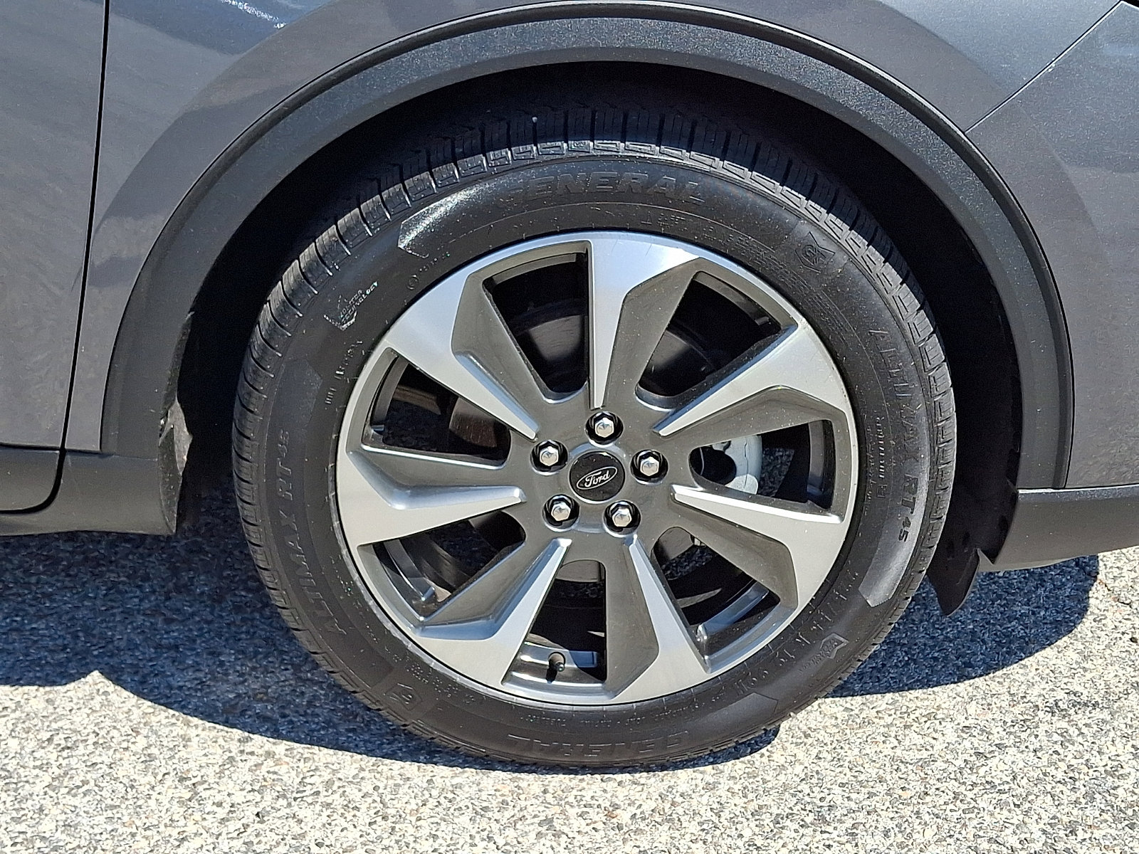 Certified 2023 Ford Escape Platinum w/ Class II Trailer Tow Package FWD image 11