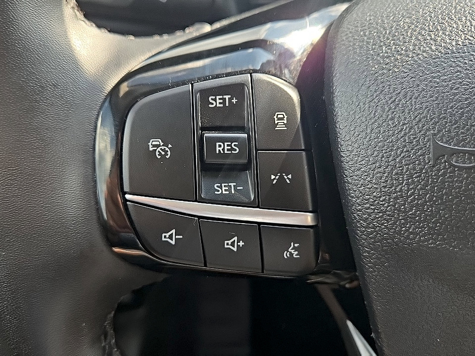 Certified 2023 Ford Escape Platinum w/ Premium Technology Package AWD/4WD image 13