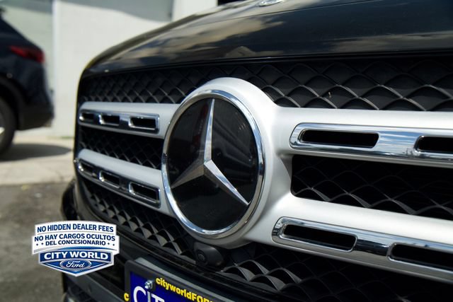 Used 2021 Mercedes-Benz GLB 250 4MATIC w/ Premium Package image 7