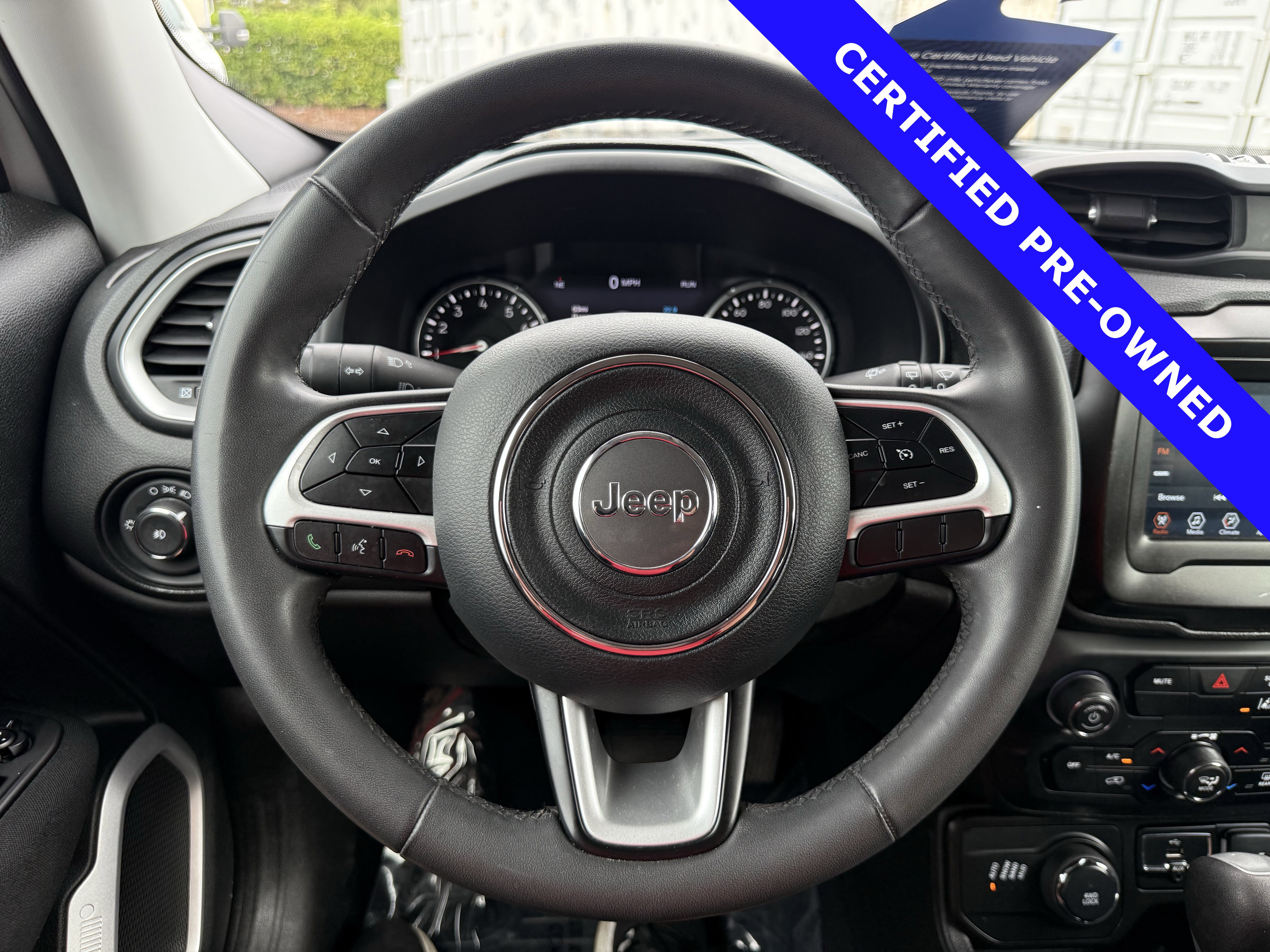 Used 2021 Jeep Renegade Latitude image 25