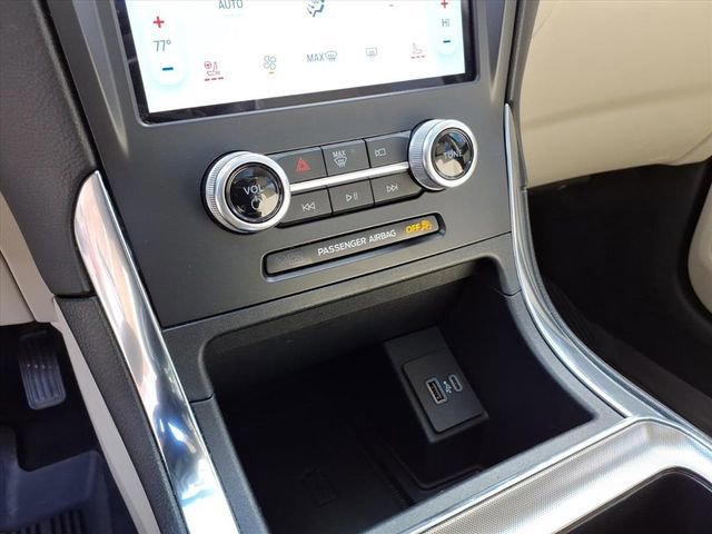 Certified 2022 Ford Edge Titanium w/ Equipment Group 301A image 26