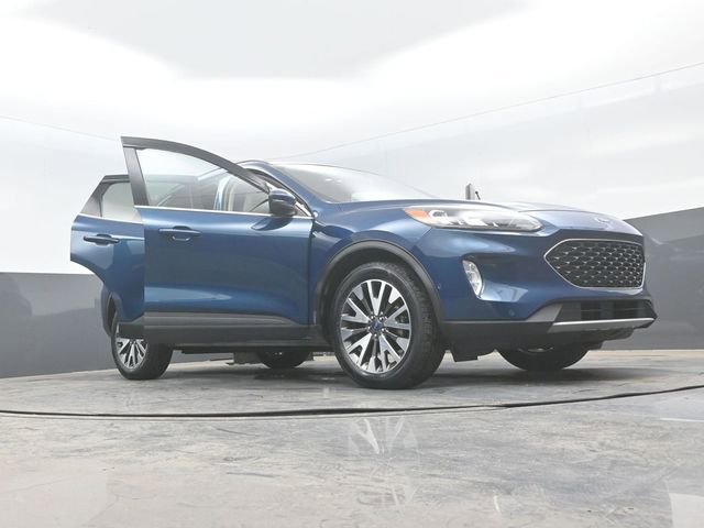 Certified 2020 Ford Escape Titanium AWD/4WD image 32