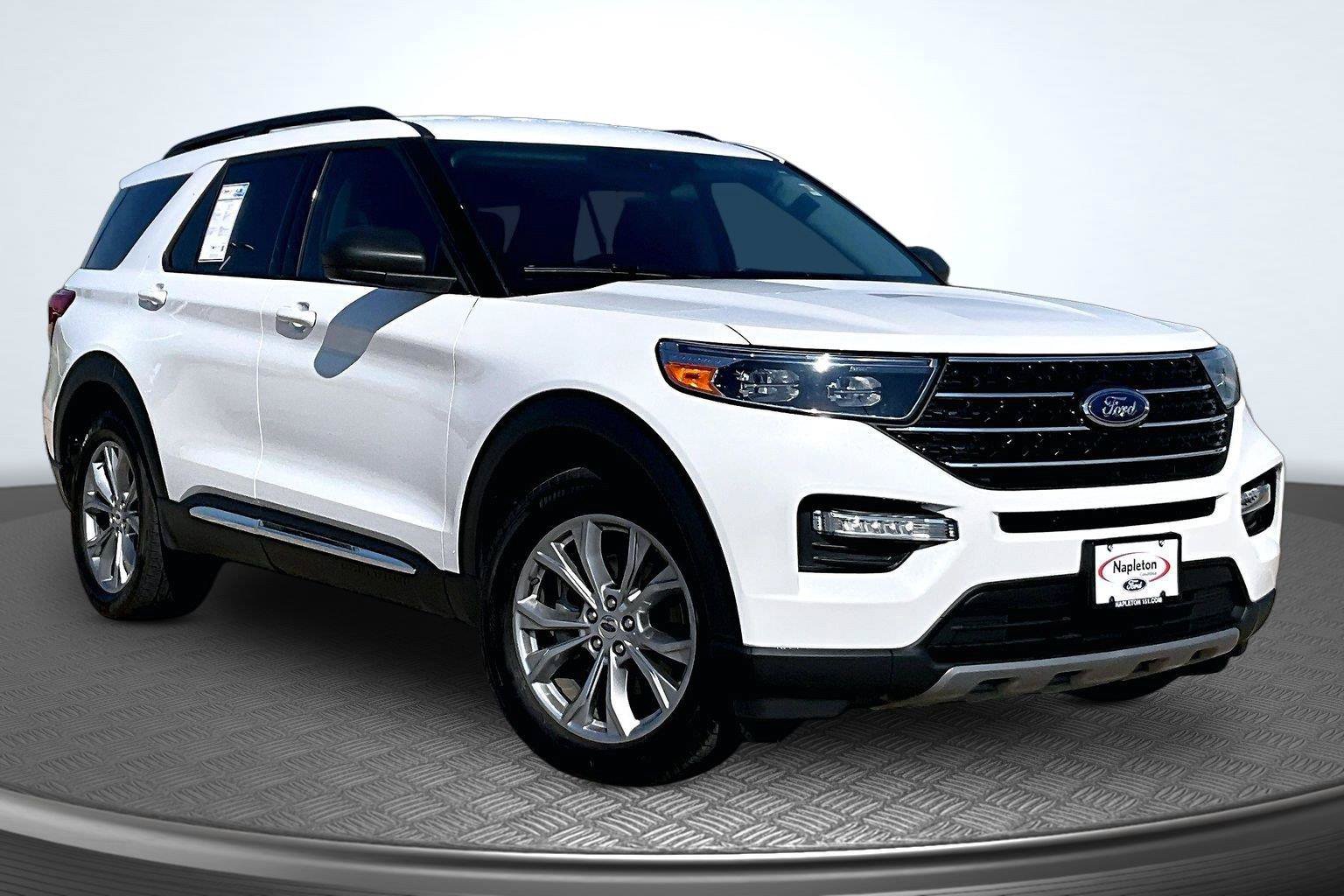 Certified 2023 Ford Explorer XLT w/ Equipment Group 202A AWD/4WD image 13