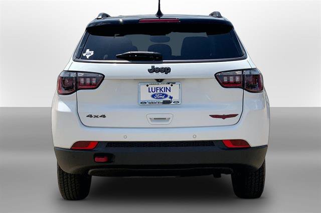 Used 2022 Jeep Compass Trailhawk w/ Trailhawk Convenience Group AWD/4WD image 4