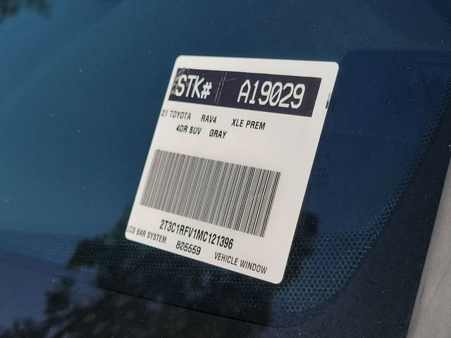 Used 2021 Toyota RAV4 XLE Premium FWD image 31