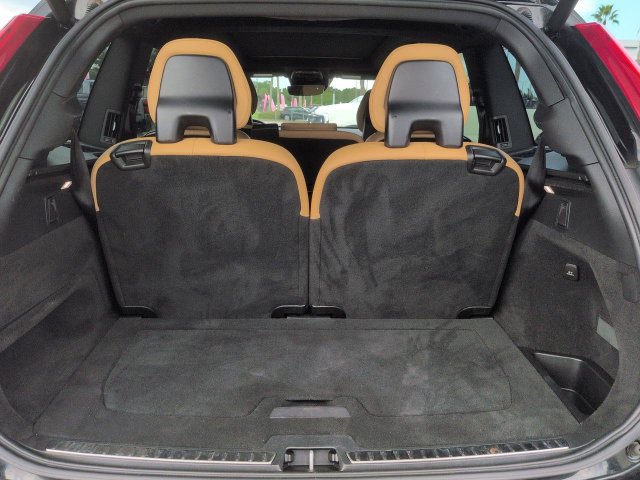 Used 2017 Volvo XC90 T6 Momentum w/ Vision Package AWD/4WD image 13