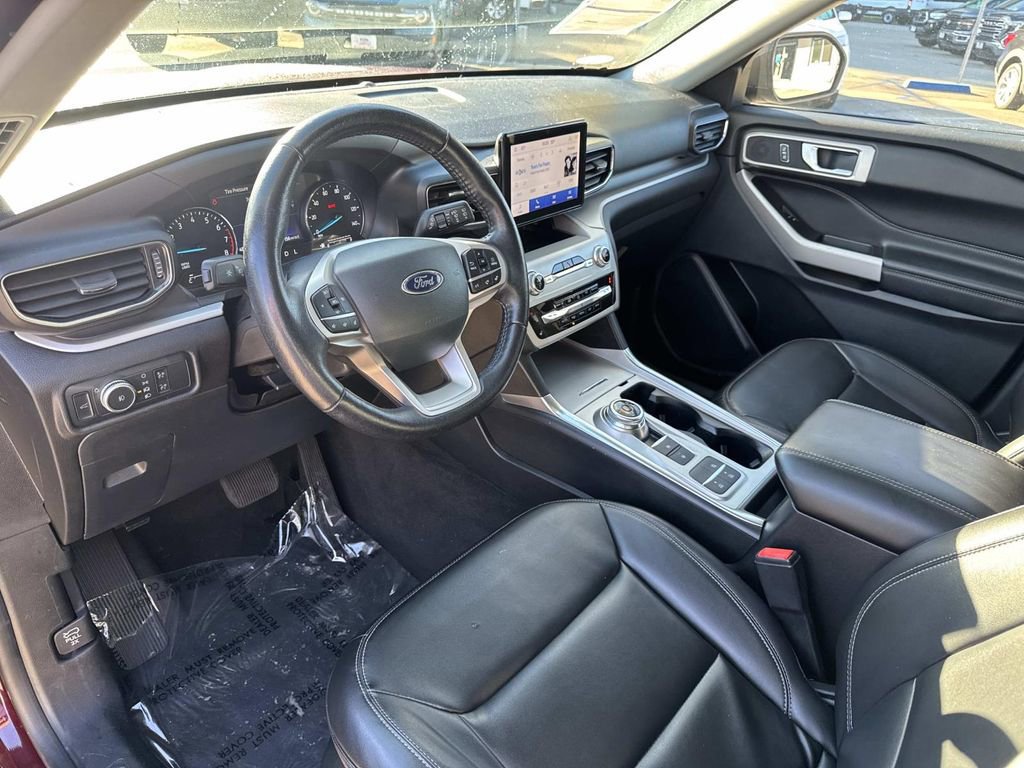 Certified 2022 Ford Explorer XLT w/ Equipment Group 202A image 16