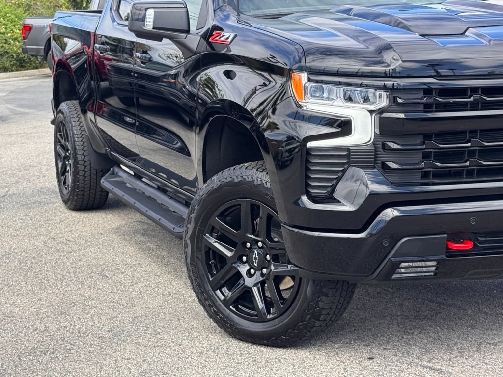 Used 2025 Chevrolet Silverado 1500 LT Trail Boss w/ LT Trail Boss Premium Package AWD/4WD image 4