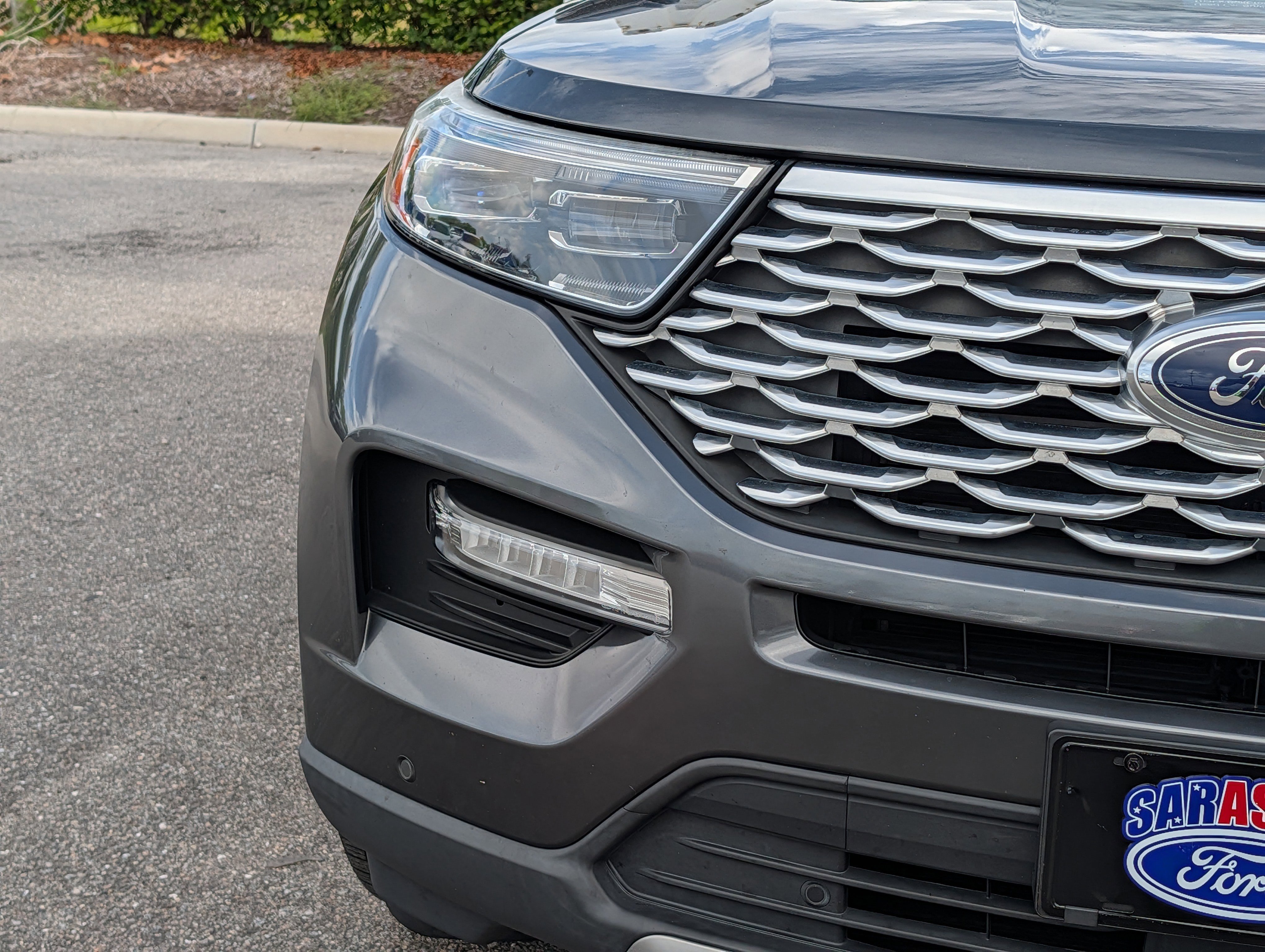 Certified 2020 Ford Explorer Platinum w/ Premium Technology Package AWD/4WD image 9