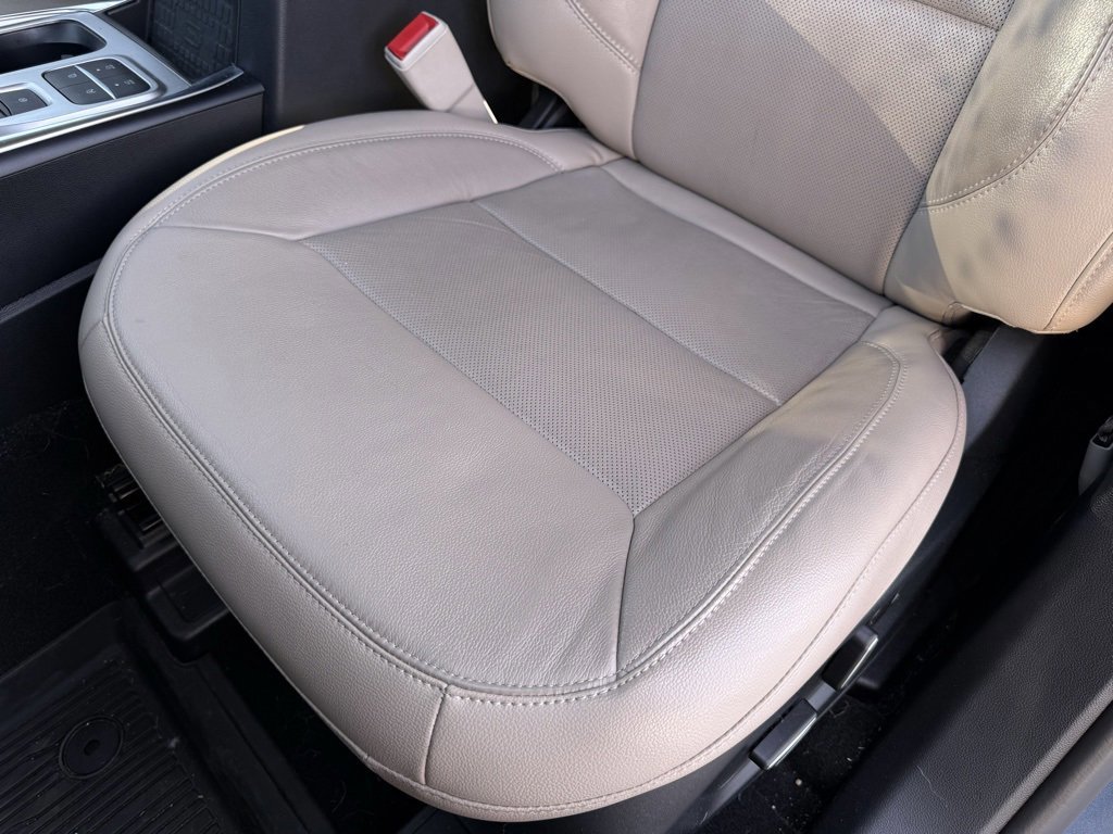 Certified 2020 Ford Explorer Limited w/ Class III Trailer Tow Package image 24