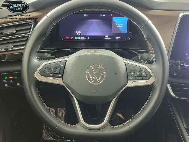 Used 2025 Volkswagen Atlas SE AWD/4WD image 28