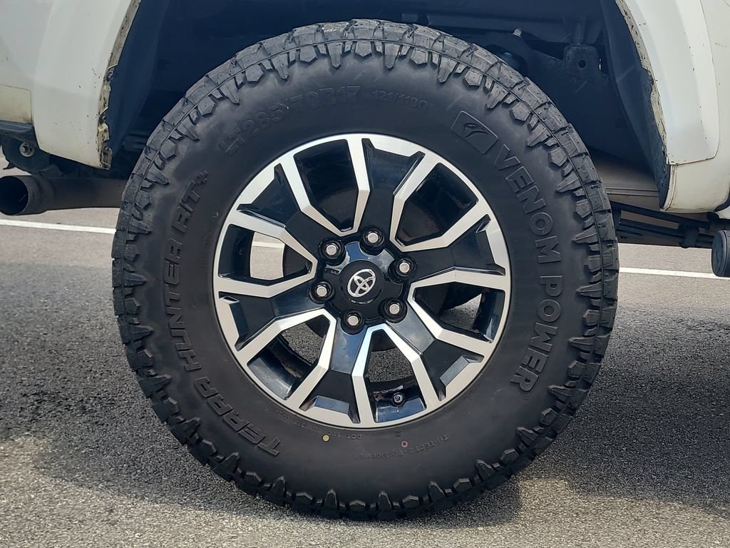 Used 2019 Toyota Tacoma TRD Sport RWD image 5