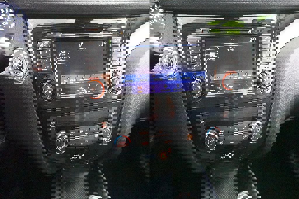 Used 2021 Nissan Rogue Sport SV image 17