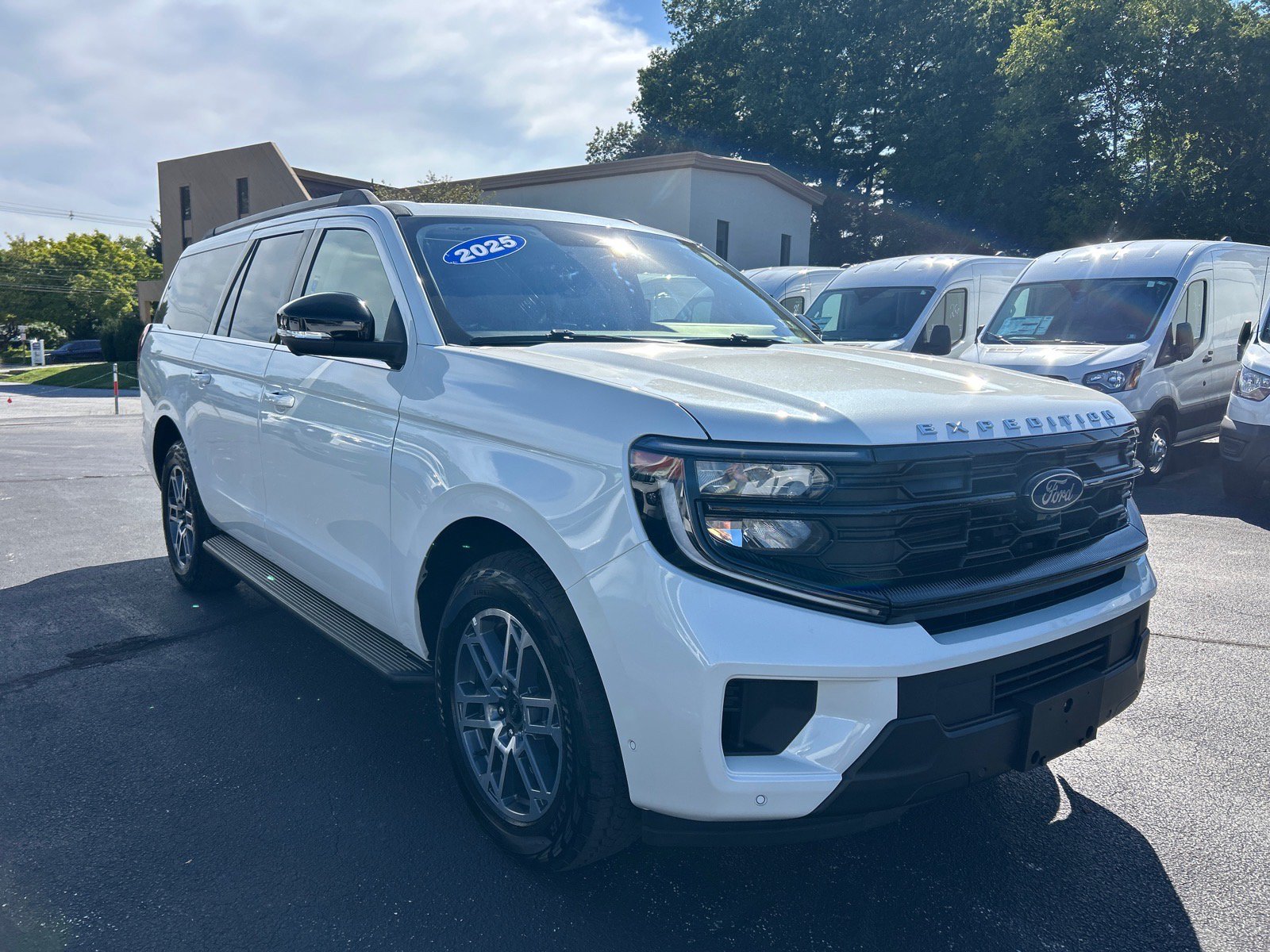 Certified 2025 Ford Expedition Max Active AWD/4WD image 3