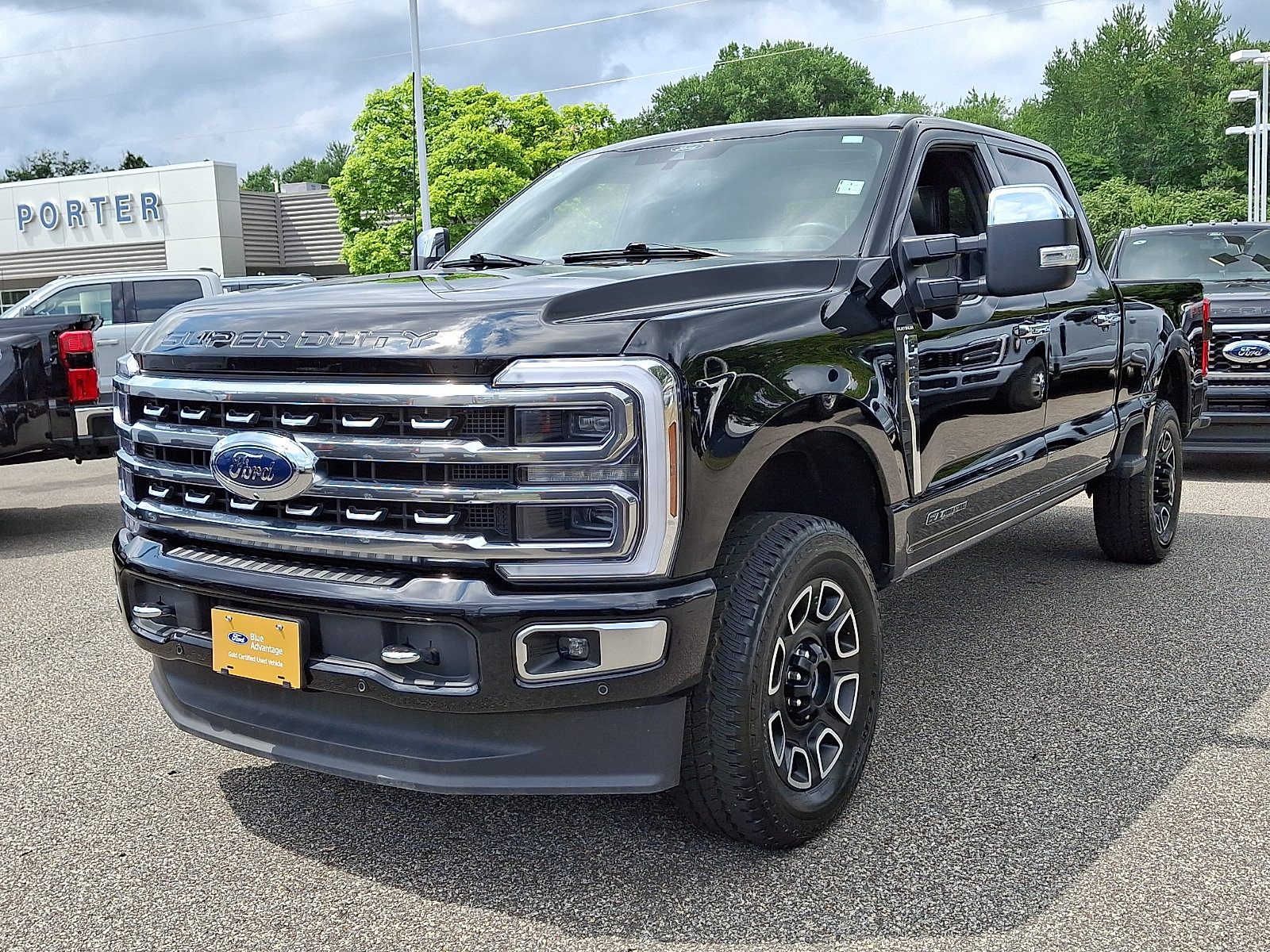 Certified 2024 Ford F250 Platinum w/ FX4 Off-Road Package AWD/4WD image 4